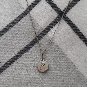 🤍Silver Love pendant on chain like New condition